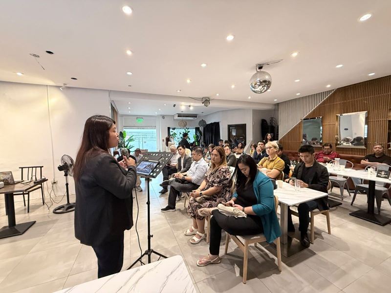 Founders Circle members at an event, photo 1