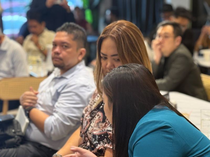 Founders Circle members at an event, photo 3