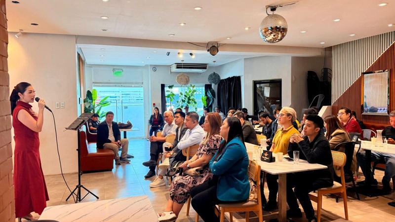 Founders Circle members at an event, photo 8