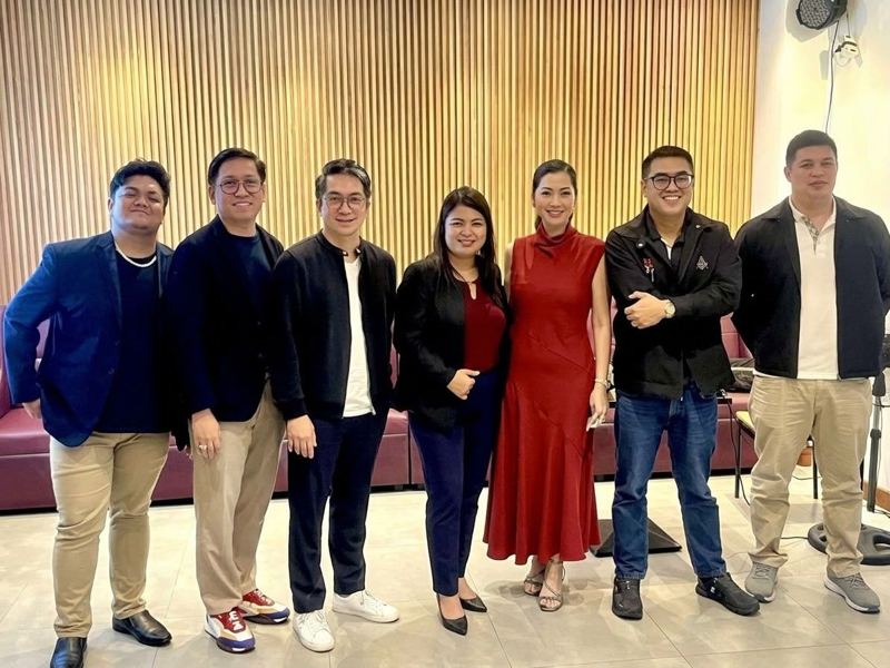 Founders Circle members at an event, photo 10