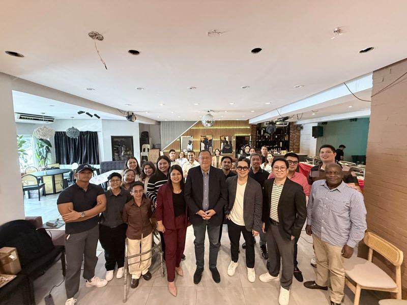 Founders Circle members at an event, photo 13