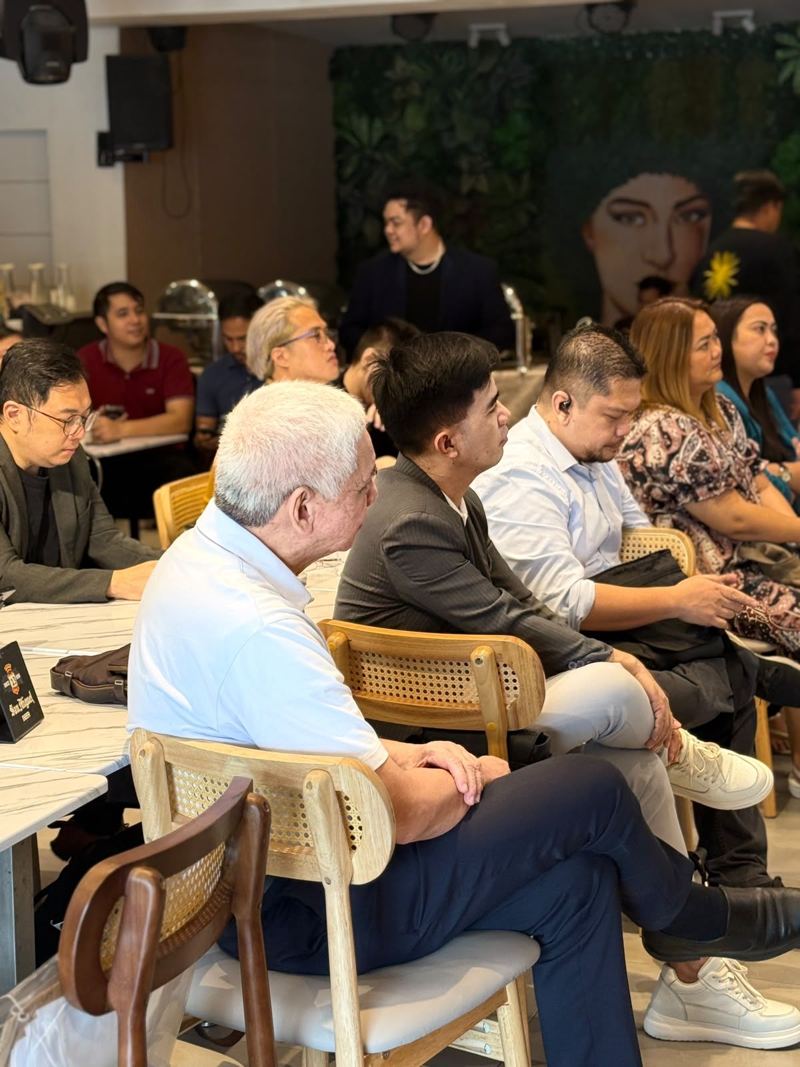 Founders Circle members at an event, photo 17